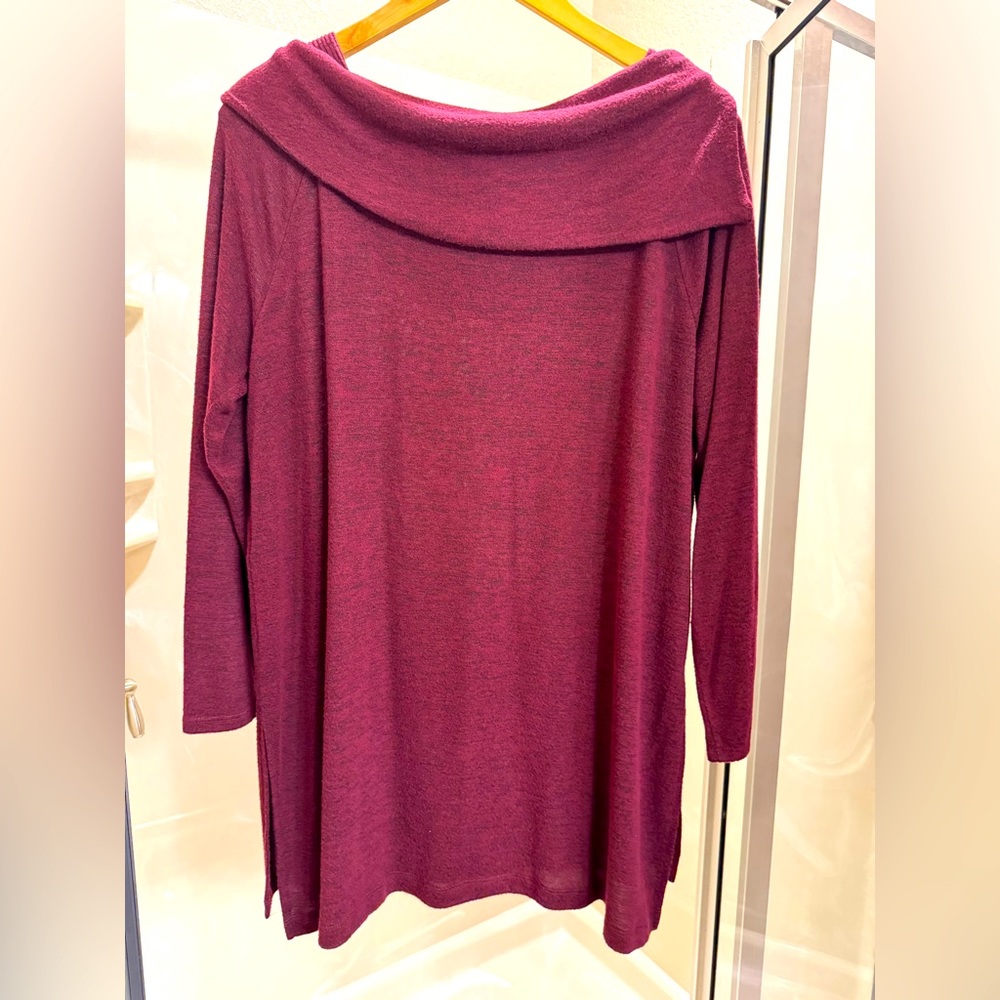 Chico’s Zenergy Burgundy Long Sleeve Top